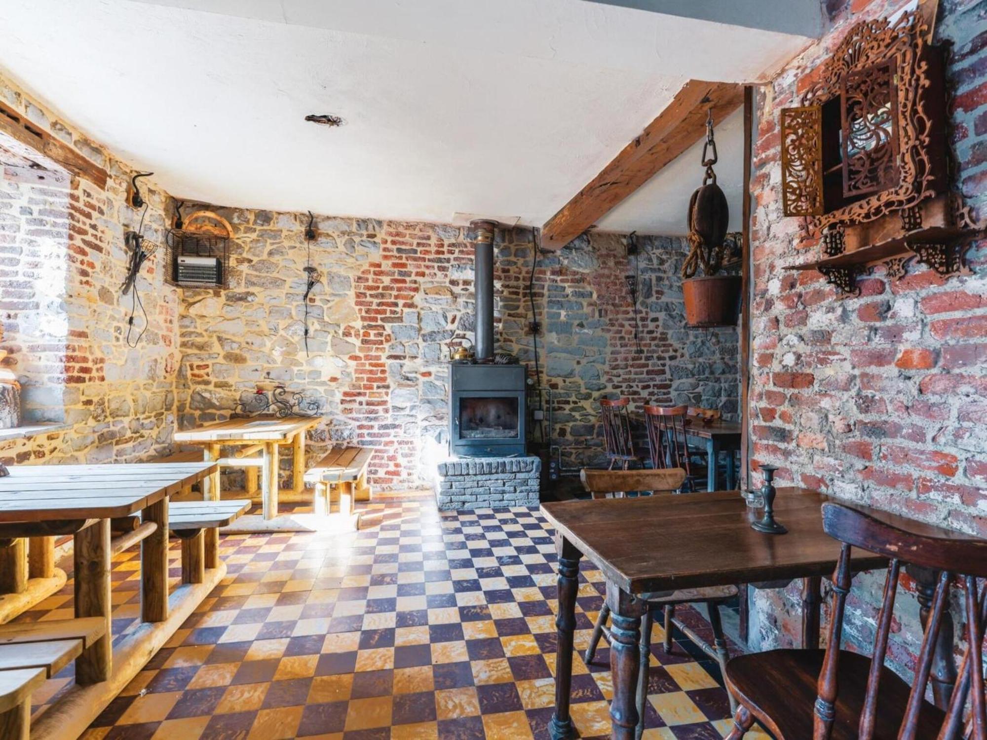 Stationed Between Spa And Liege Apartment In Aywaille Bagian luar foto